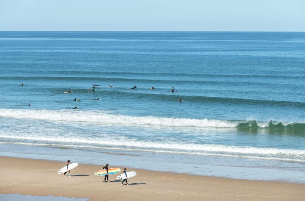 surfer sur les plages du medoc